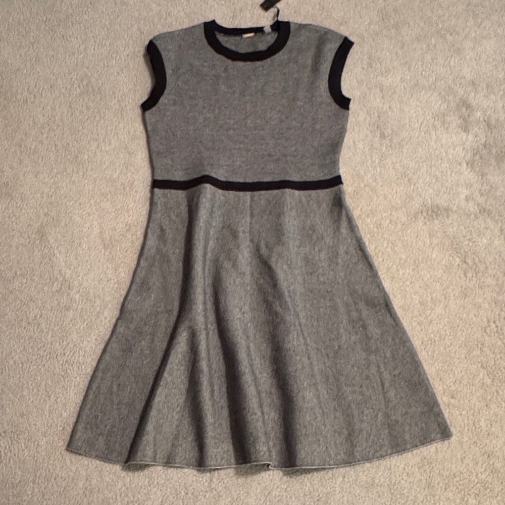 NWT T Tahari Gray and Black Sleeveless High Neck Midi Dress Small